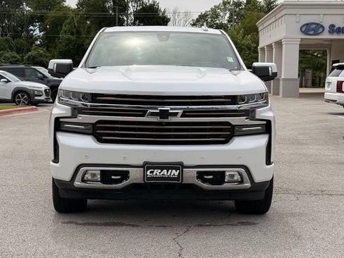 Used 2020 Chevrolet Silverado 1500 High Country w/ Technology Package AWD/4WD image 2