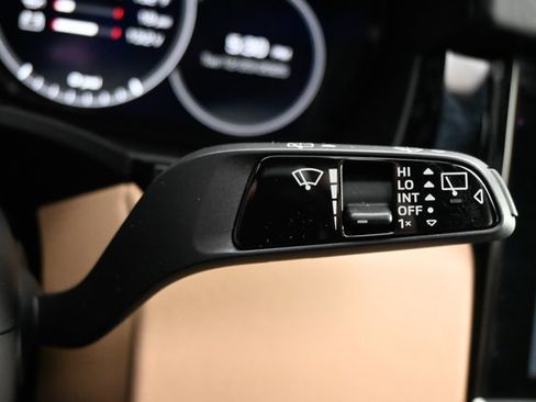 Used 2019 Porsche Cayenne Turbo w/ Premium Plus Package image 79