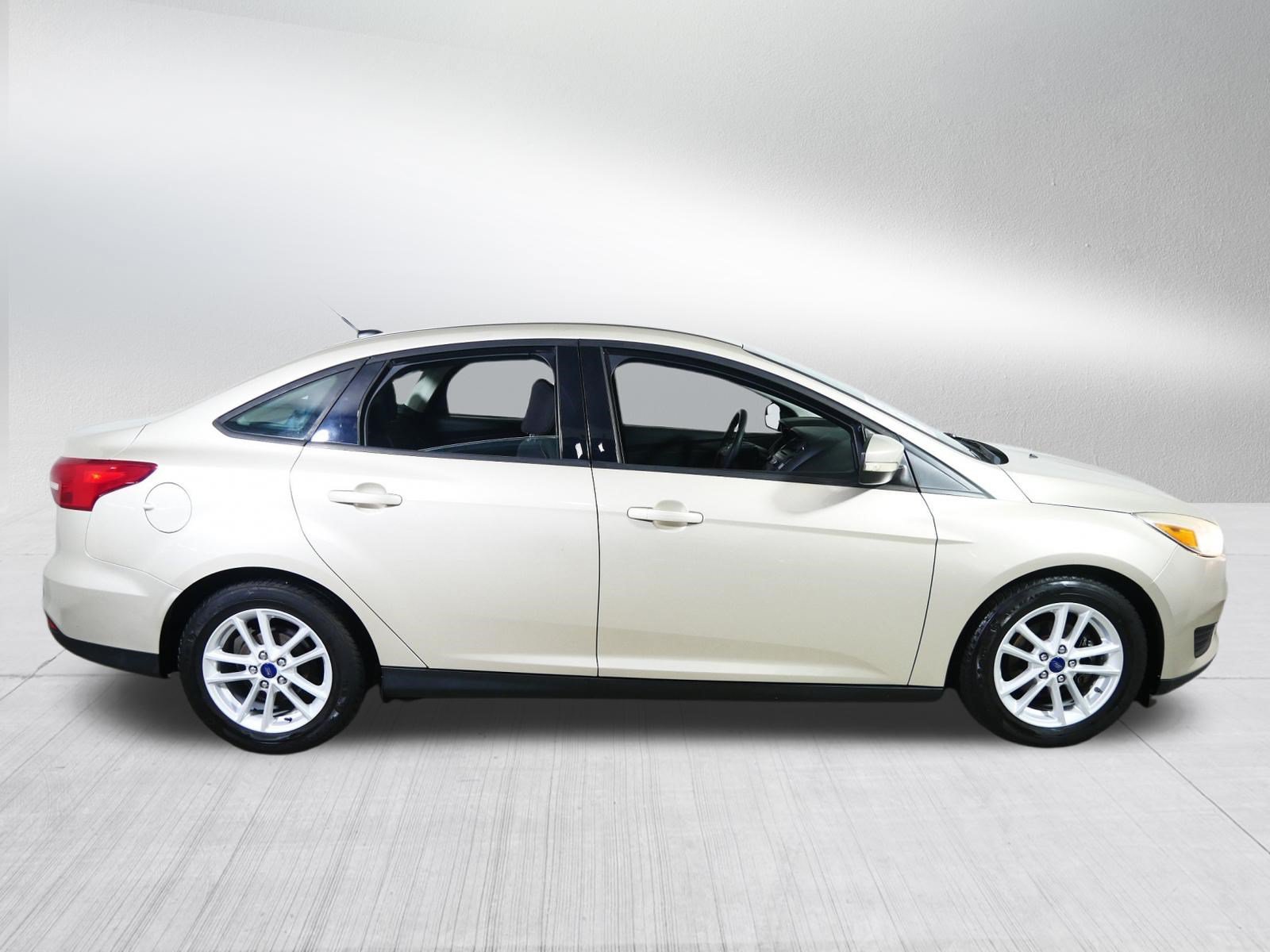 Used 2017 Ford Focus SE FWD image 8