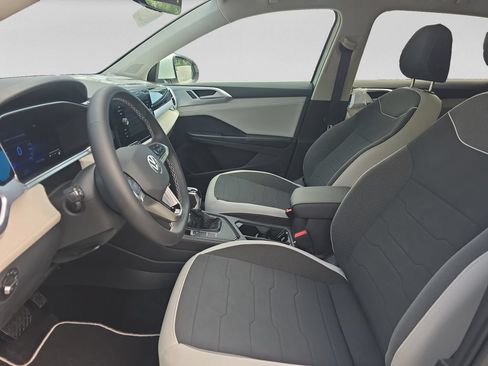 New 2026 Volkswagen Taos SE FWD image 13