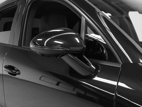 Certified 2024 Porsche Macan AWD/4WD image 14