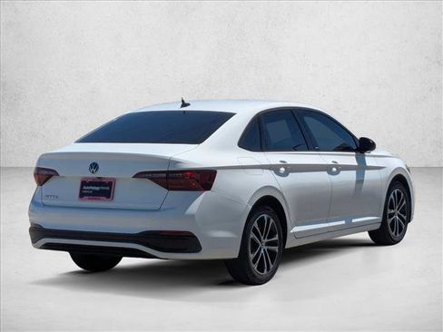 Used 2024 Volkswagen Jetta Sport FWD image 5
