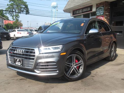 Used 2018 Audi SQ5 Premium Plus w/ S Sport Package AWD/4WD image 40