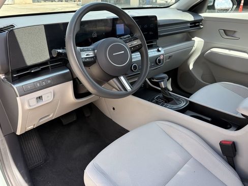 Used 2025 Hyundai Kona SE AWD/4WD image 13
