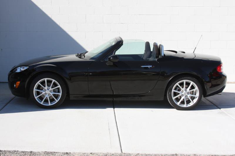 Used 2010 MAZDA MX-5 Miata Touring RWD image 19