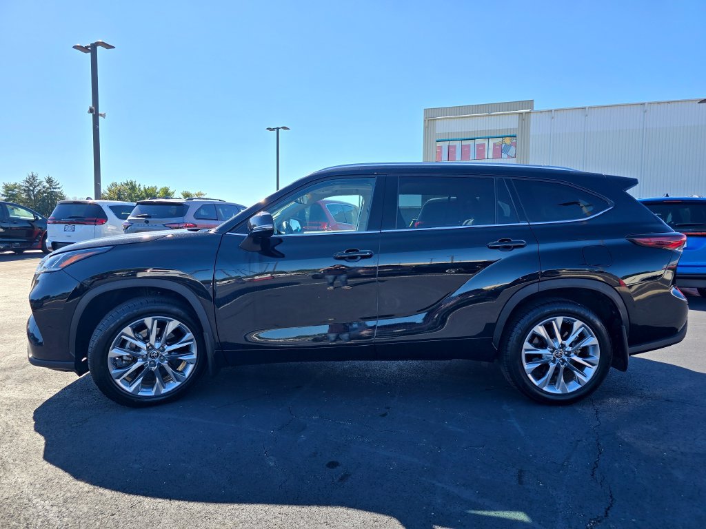 Used 2025 Toyota Highlander Limited AWD/4WD image 5
