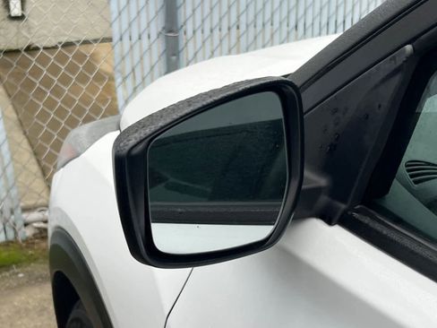 Used 2024 Nissan Kicks S image 19