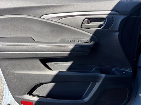 Certified 2025 Honda Ridgeline Sport image 15