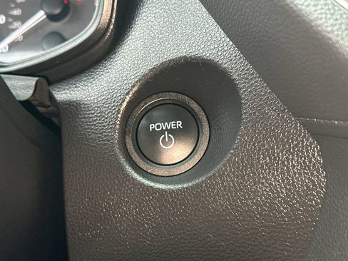 Used 2025 Toyota Corolla Cross AWD Hybrid image 32