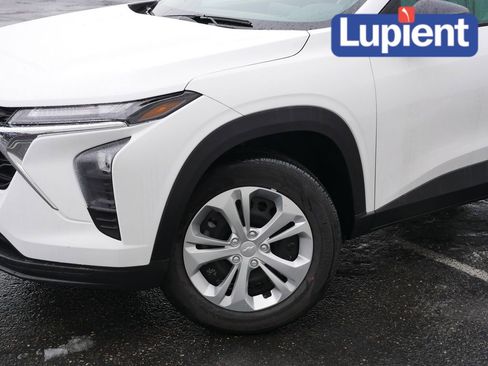 Used 2024 Chevrolet Trax LS image 27