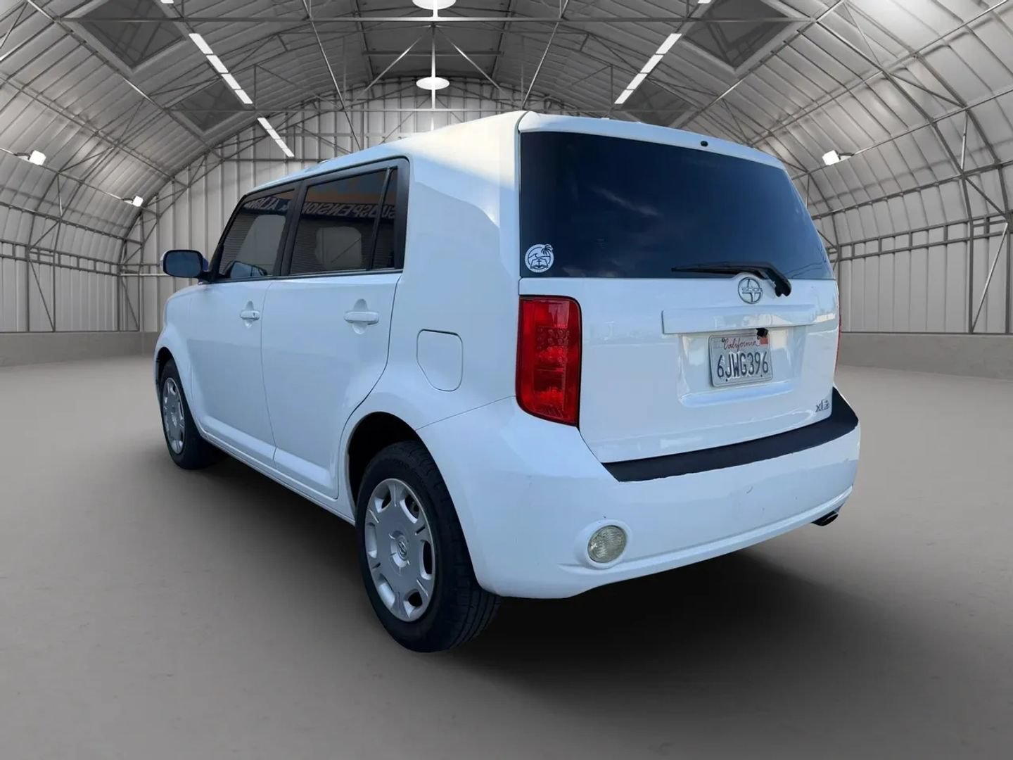 Used 2010 Scion xB FWD image 8