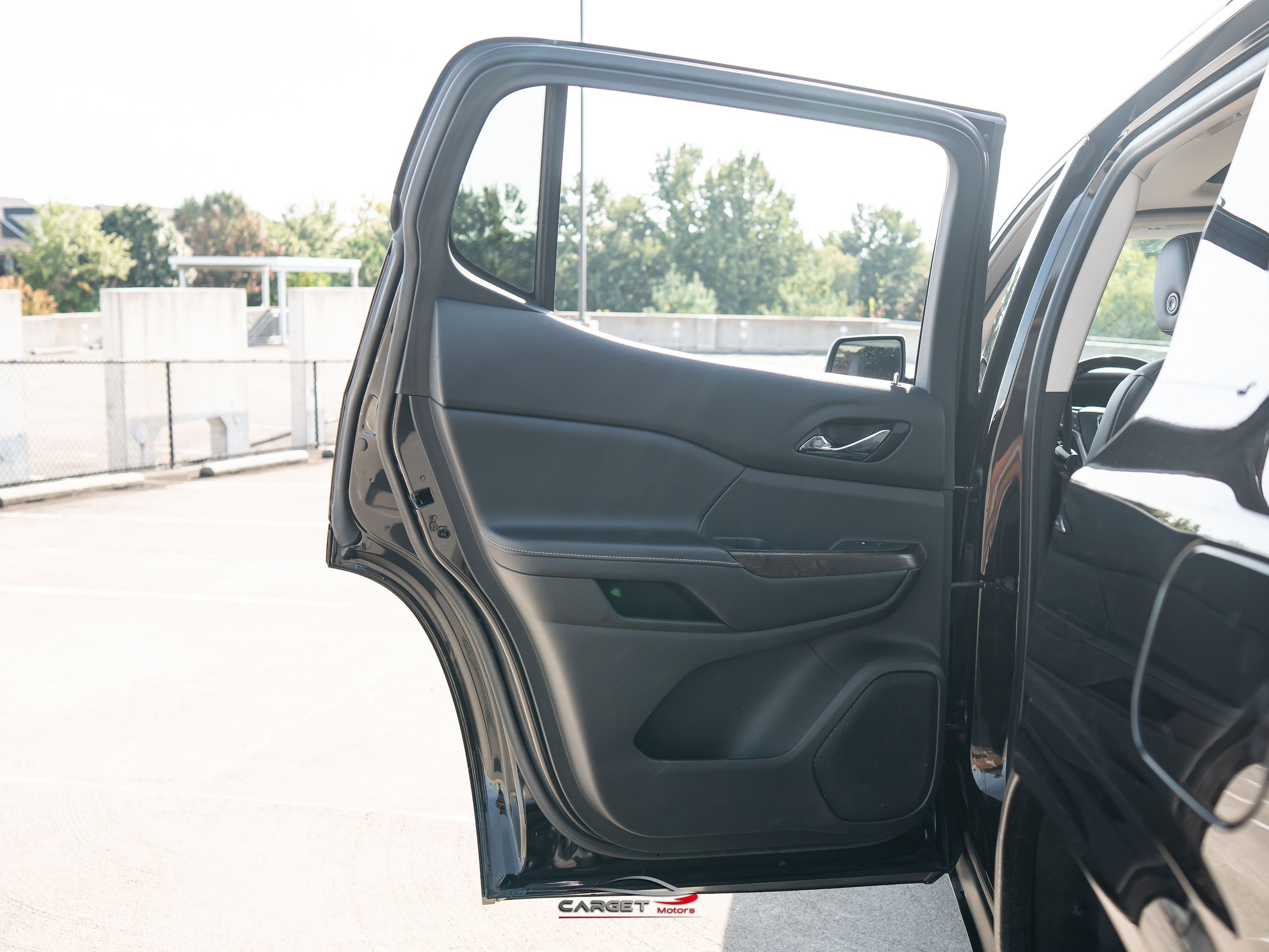 Used 2020 GMC Acadia Denali w/ Technology Package FWD image 47