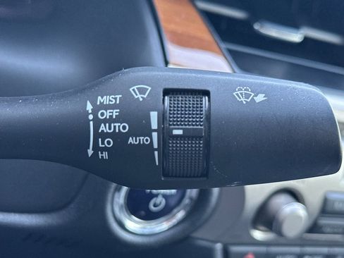 Used 2013 Lexus ES 300h Hybrid image 32