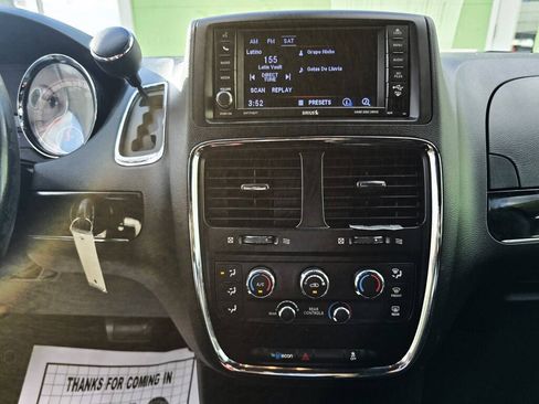 Used 2019 Dodge Grand Caravan SE FWD image 20