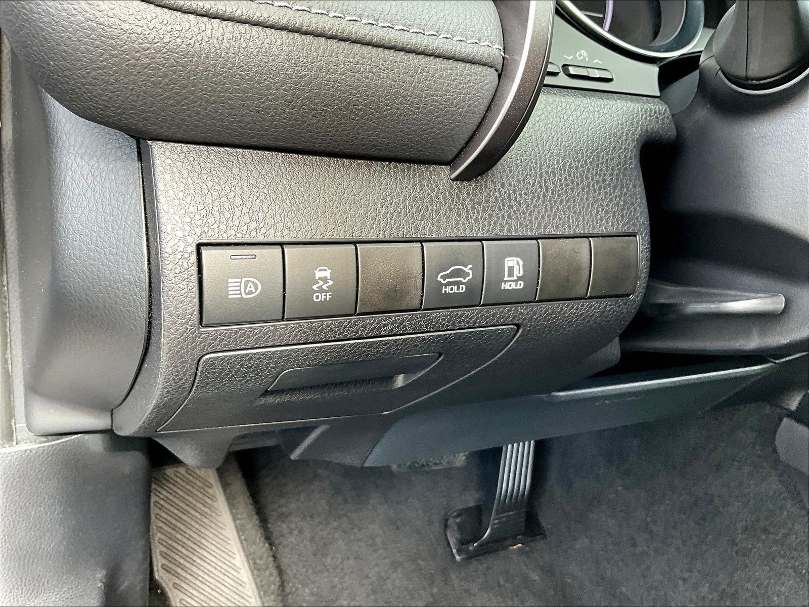 Used 2020 Toyota Camry SE w/ Sunroof Package FWD image 37