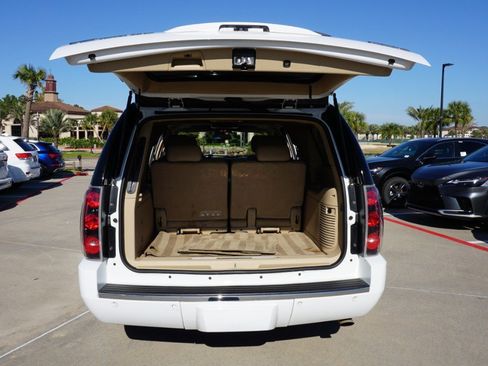 Used 2012 GMC Yukon XL Denali image 37