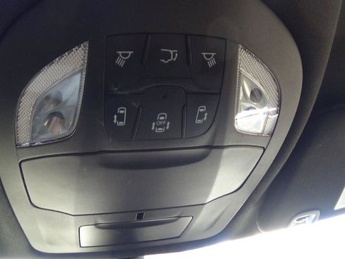 Certified 2025 Chrysler Pacifica Select FWD image 30