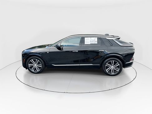 Used 2025 Cadillac Lyriq Luxury RWD image 5