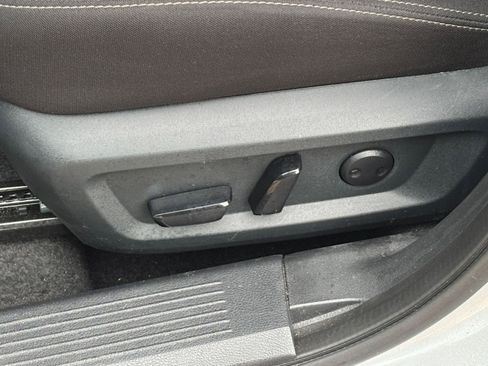 Used 2025 Nissan Rogue SV image 22