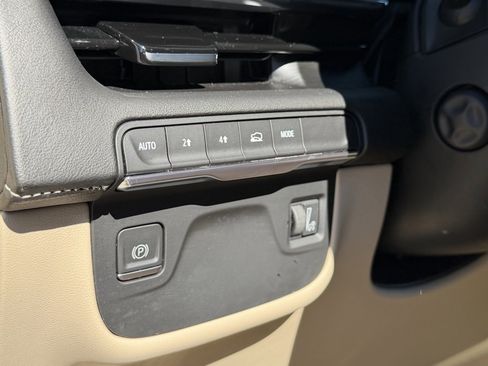 Used 2021 Cadillac Escalade Premium Luxury image 12