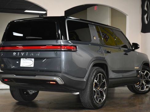 Used 2022 Rivian R1S Launch Edition image 5