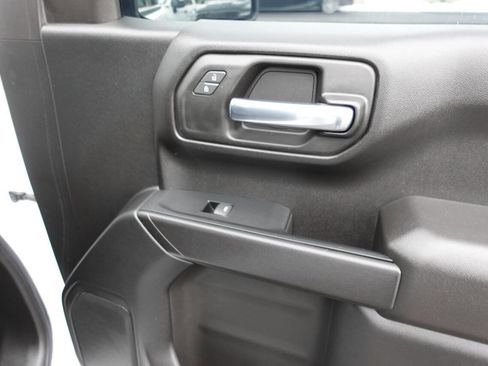 Used 2023 Chevrolet Silverado 1500 Custom image 32