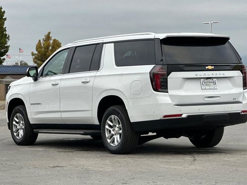 New 2026 Chevrolet Suburban LT image 6