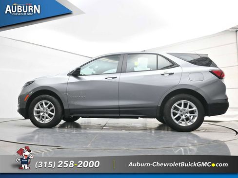 Used 2023 Chevrolet Equinox LS AWD/4WD image 21