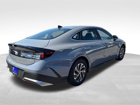 New 2026 Hyundai Sonata Blue FWD image 5