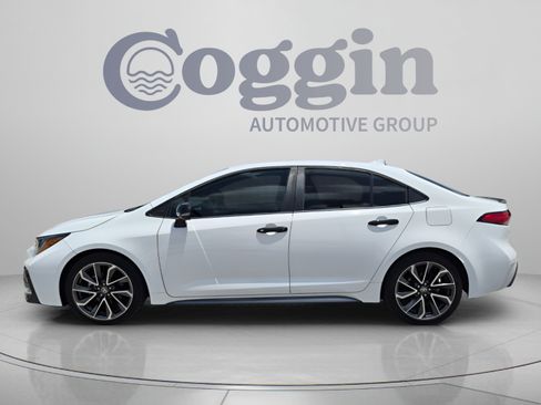 Used 2022 Toyota Corolla XSE FWD image 2