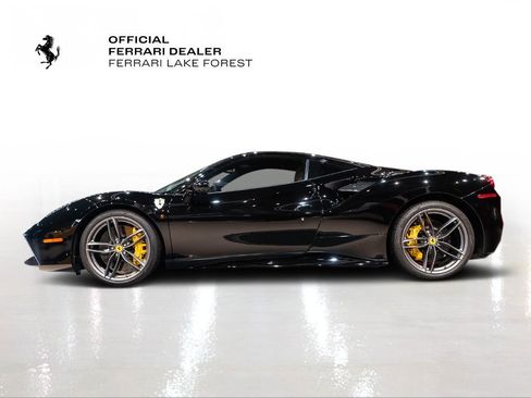Used 2018 Ferrari 488 GTB image 3