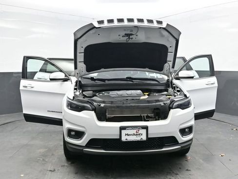 Used 2019 Jeep Cherokee Limited image 46