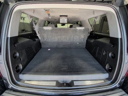 Used 2018 Chevrolet Suburban LT AWD/4WD image 17