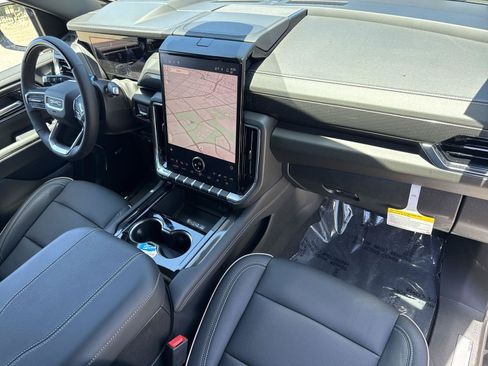 New 2026 GMC Yukon Elevation w/ Elevation Premium Package AWD/4WD image 31