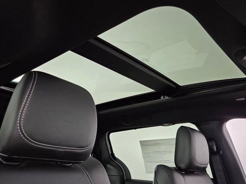 New 2026 Chrysler Pacifica Select image 40