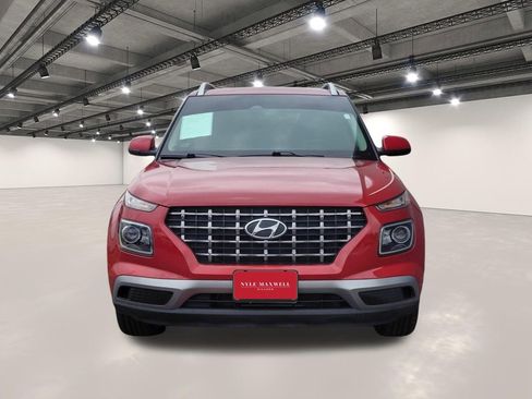 Used 2023 Hyundai Venue SEL FWD image 18
