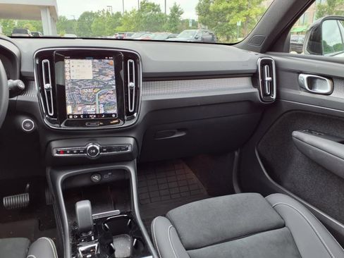 Certified 2023 Volvo XC40 B5 Plus w/ Protection Package Premier image 14