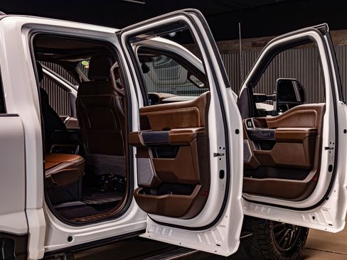 Used 2024 Ford F350 King Ranch w/ Chrome Package image 31