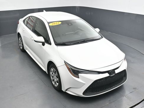 Used 2022 Toyota Corolla LE FWD image 27