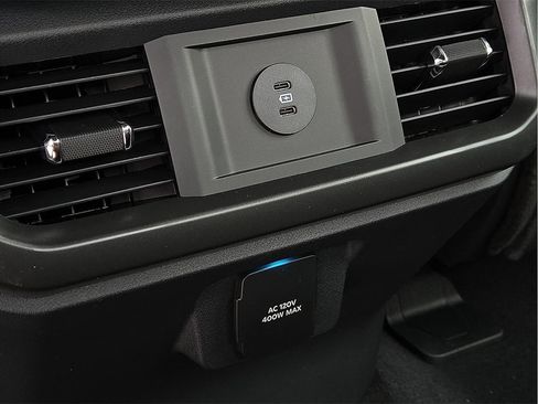 Used 2025 Ford F150 Lariat w/ Equipment Group 501A Mid image 10