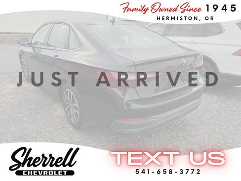 Used 2025 Volkswagen Jetta SE FWD image 3
