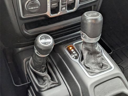 Used 2021 Jeep Wrangler Unlimited Sahara image 21