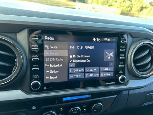 Used 2022 Toyota Tacoma TRD Off-Road w/ Technology Package image 24