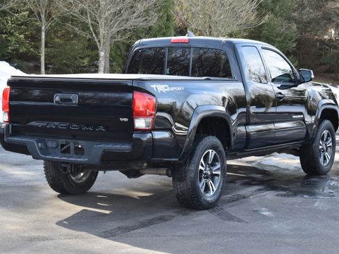 Used 2016 Toyota Tacoma TRD Sport w/ Towing Package image 31