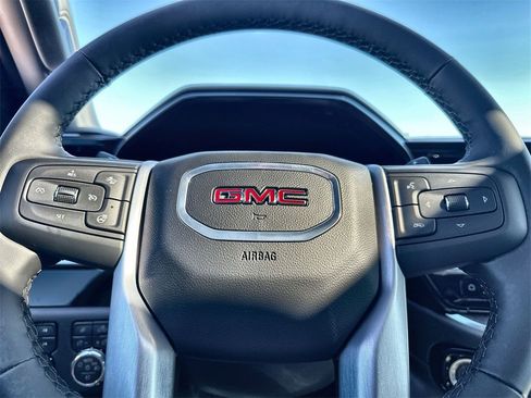 New 2026 GMC Sierra 1500 SLT image 33