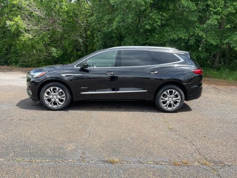 Used 2020 Buick Enclave Avenir w/ Avenir Technology Package image 2