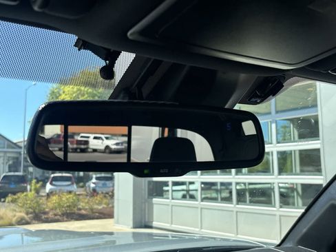 Used 2018 Toyota Tacoma TRD Sport w/ Technology Package AWD/4WD image 25