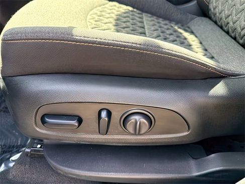 Used 2023 Chevrolet Equinox LT image 17