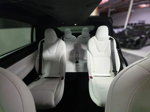 Used 2022 Tesla Model X Plaid image 12