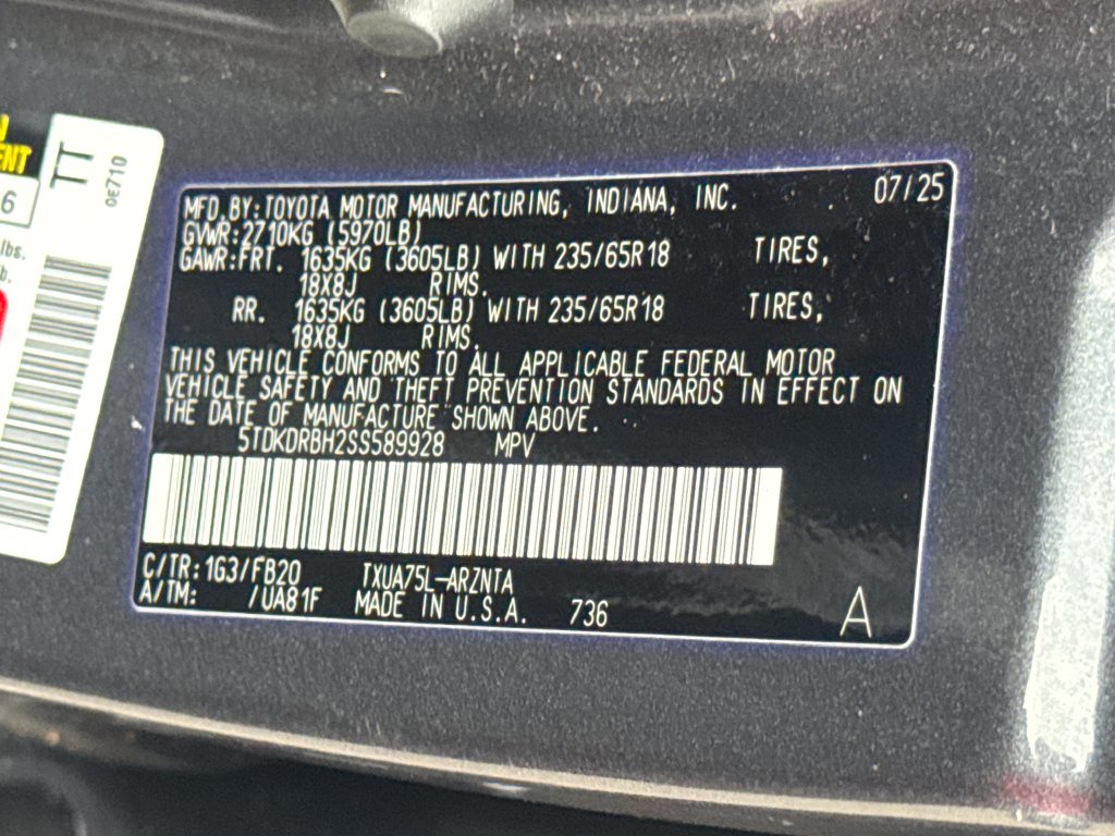 Used 2025 Toyota Highlander LE AWD/4WD image 49